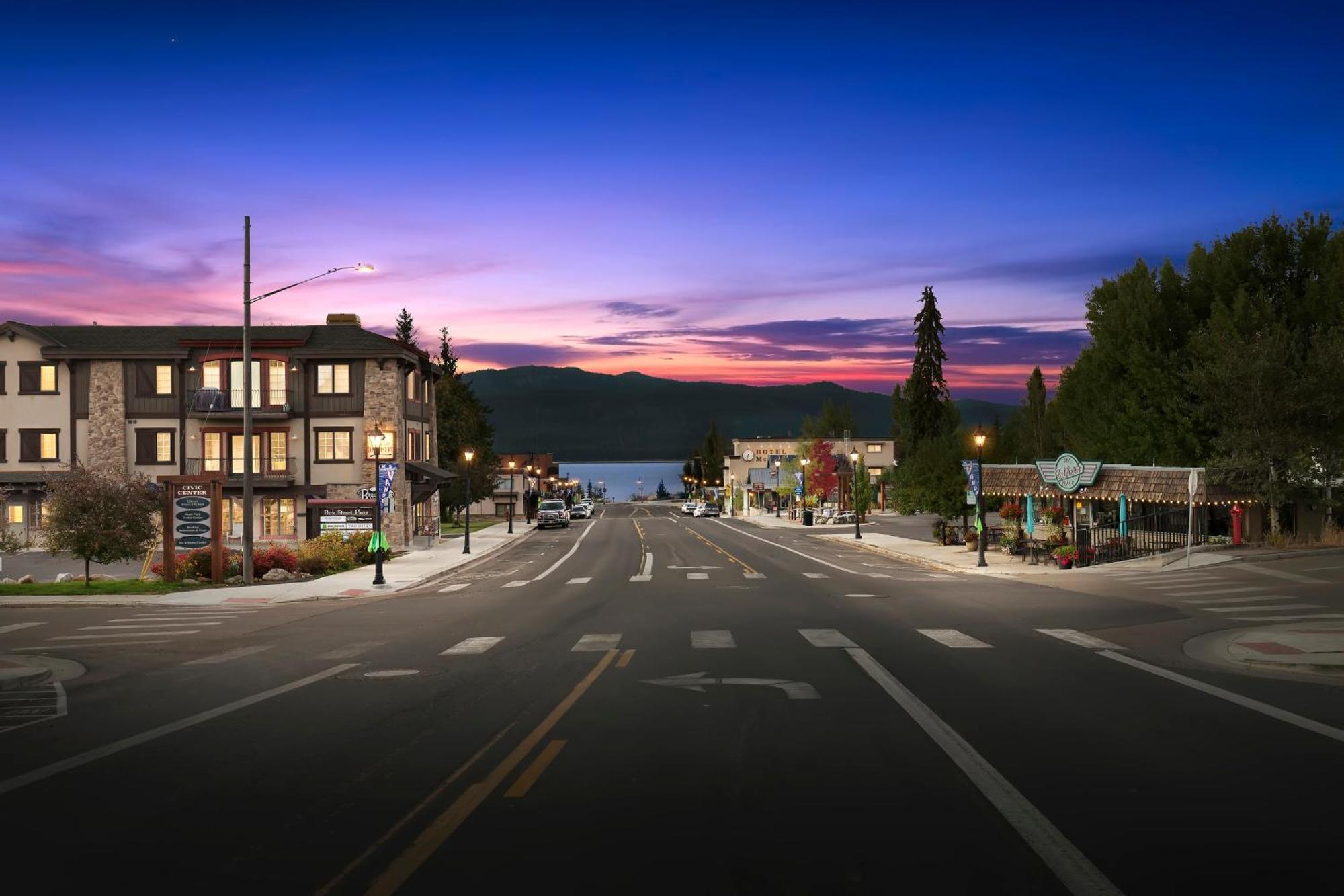 Third Street Inn McCall Exteriör bild